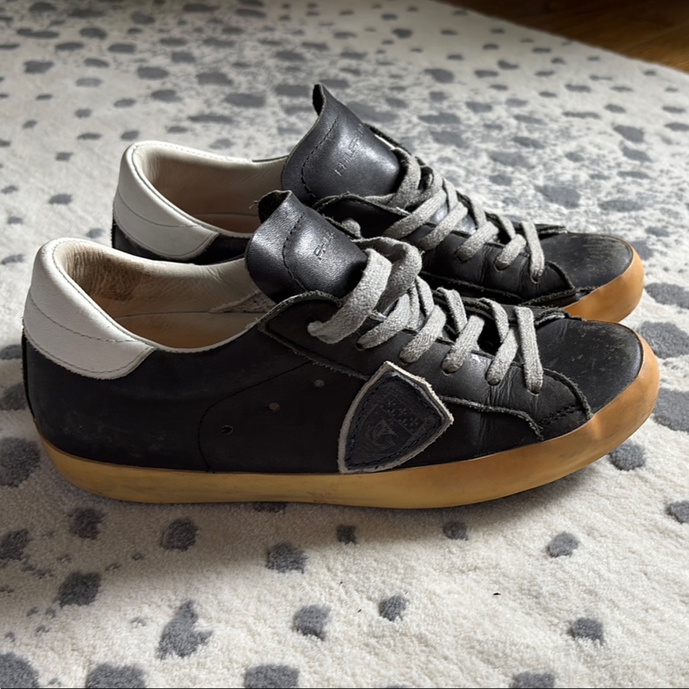Black and White Sneakers with Gum Sole
